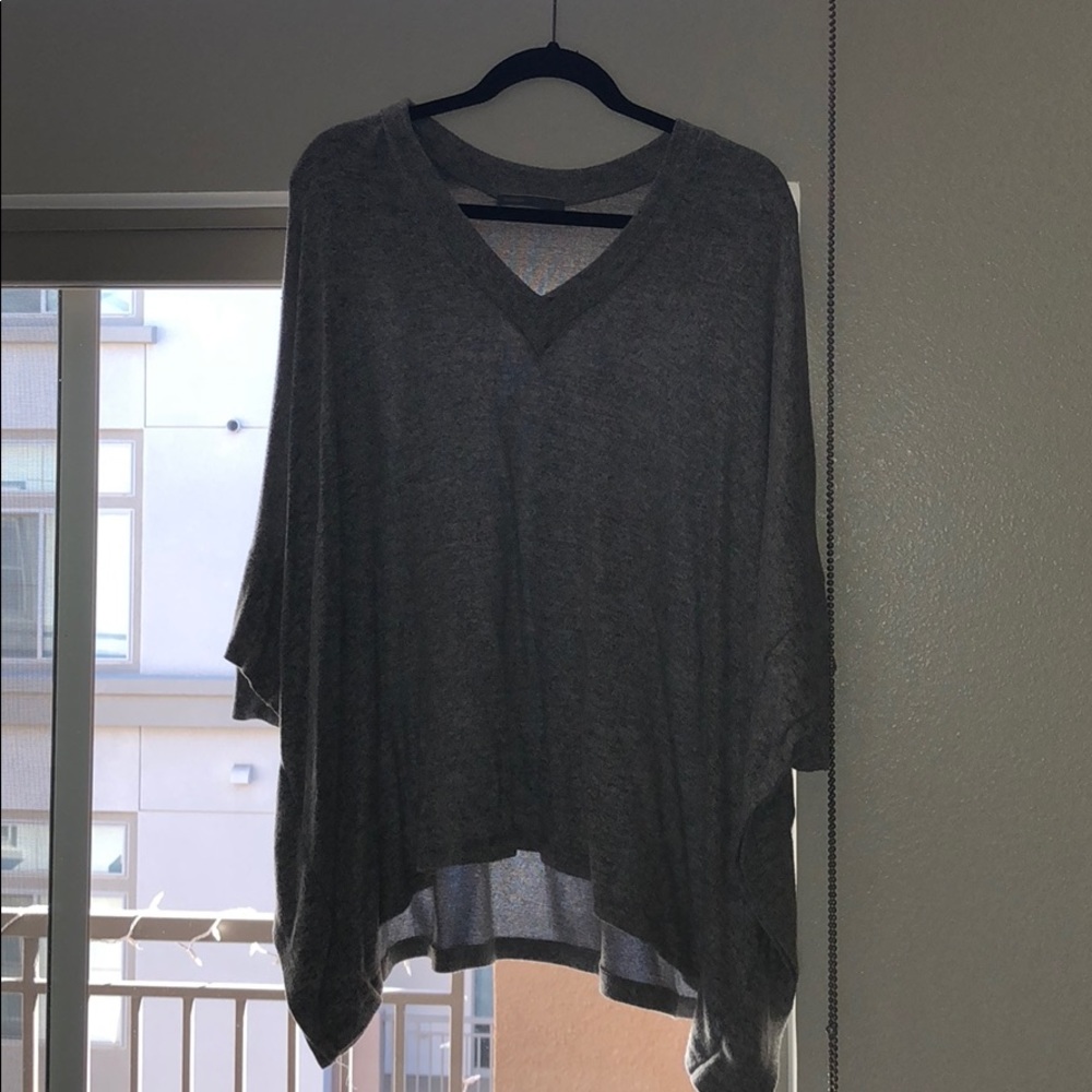 Vici Grey Top